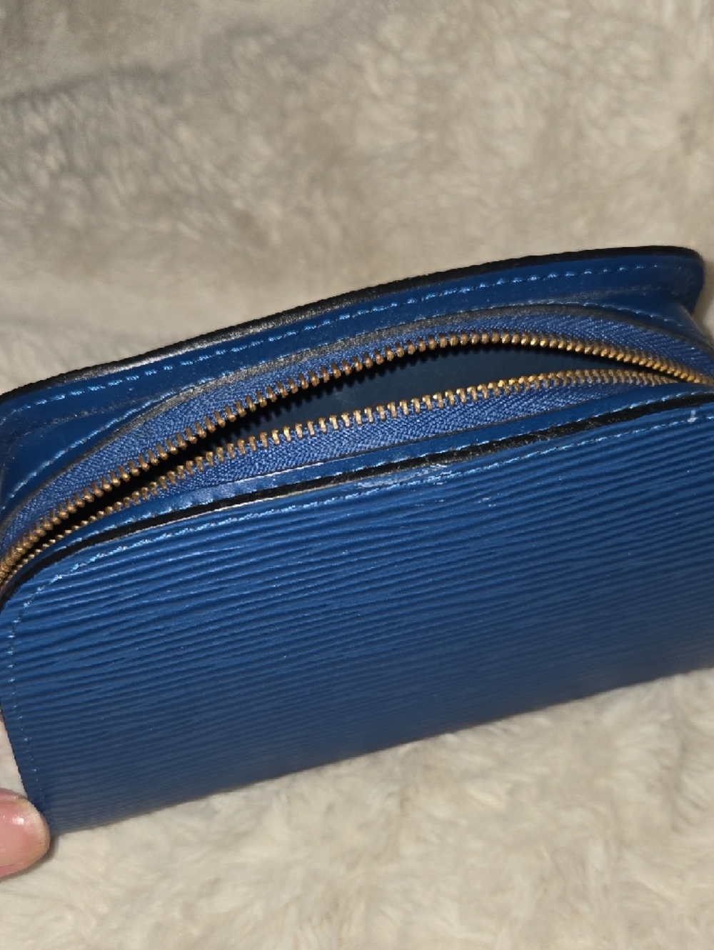 Louis Vuitton Blue Epi Leather Zip Around Cosmetic Case - Picture 7 of 12